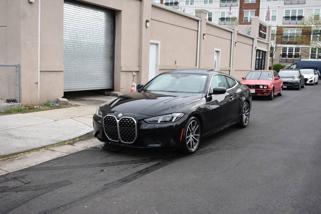 Used 2025 BMW 430i Coupe w/ Premium Package RWD image 2