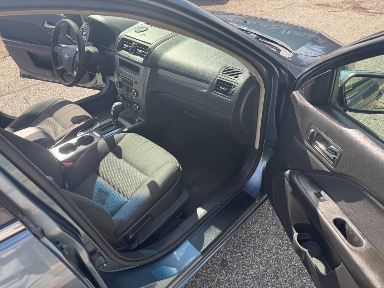 Used 2012 Ford Fusion SE image 16