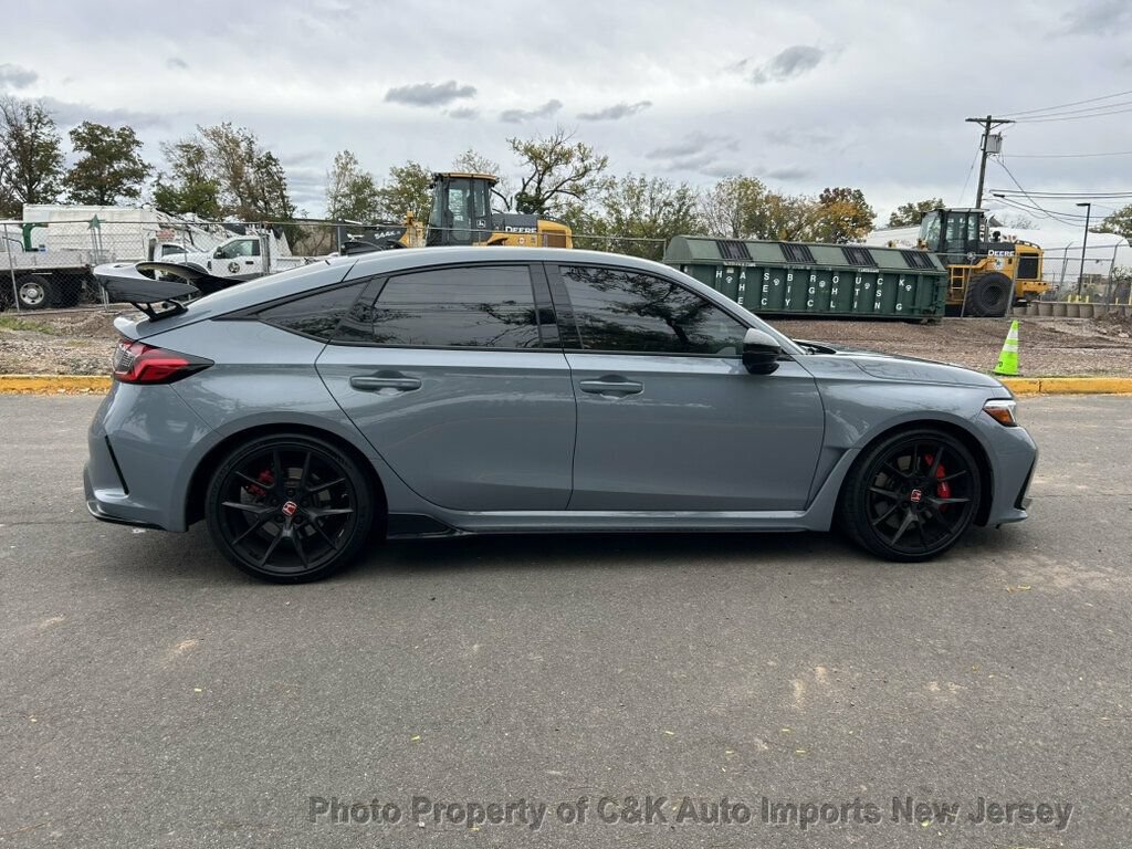 Used 2023 Honda Civic Type R image 8