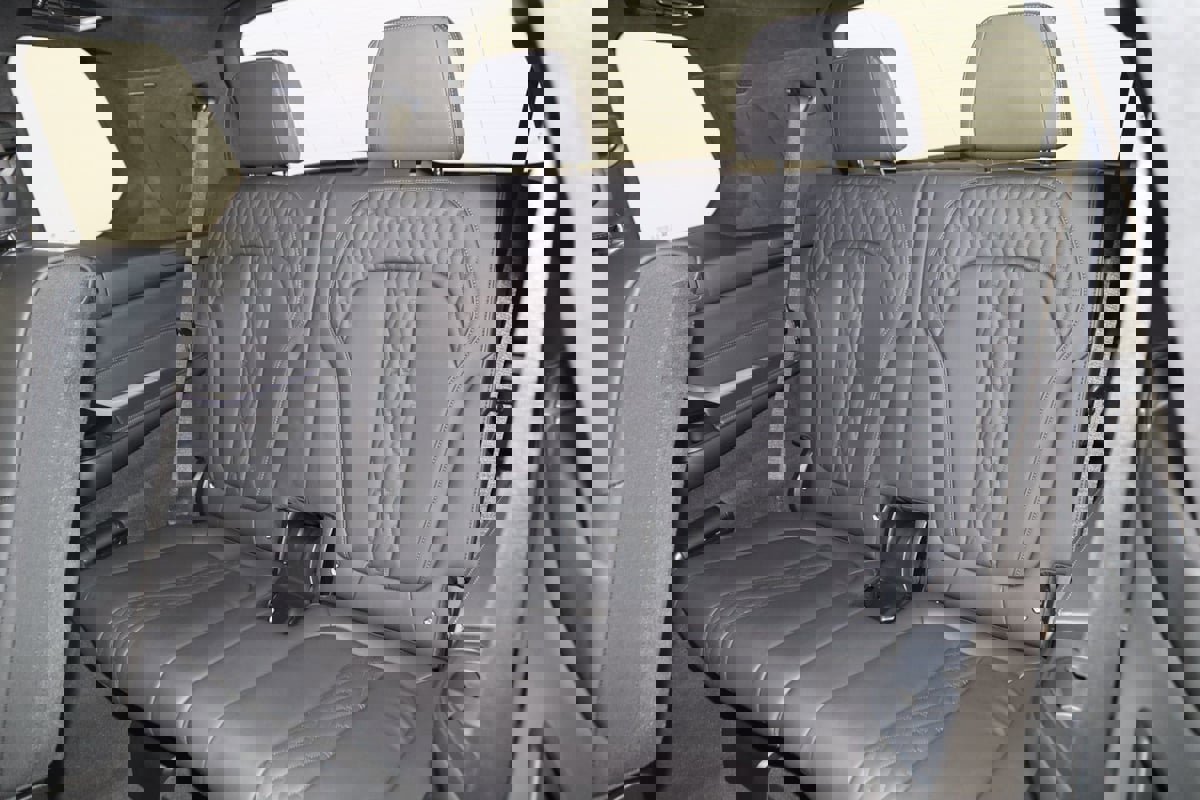 Used 2023 BMW X7 M60i w/ Executive Package image 65