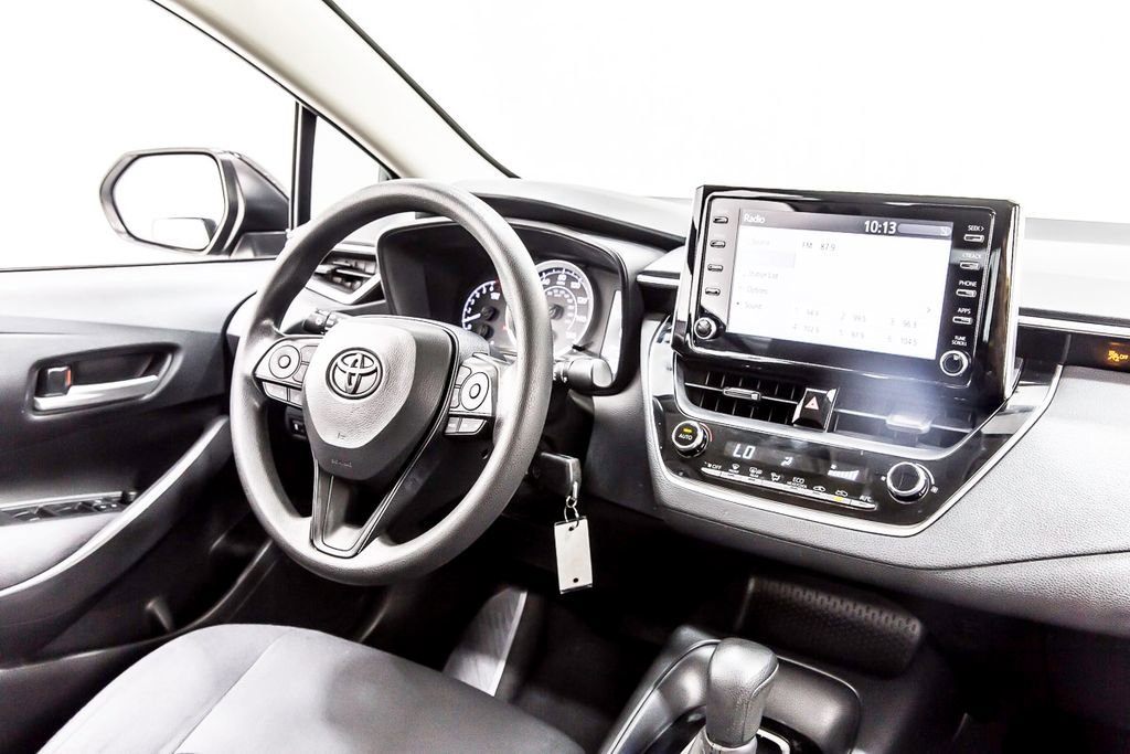 Used 2020 Toyota Corolla LE FWD image 18