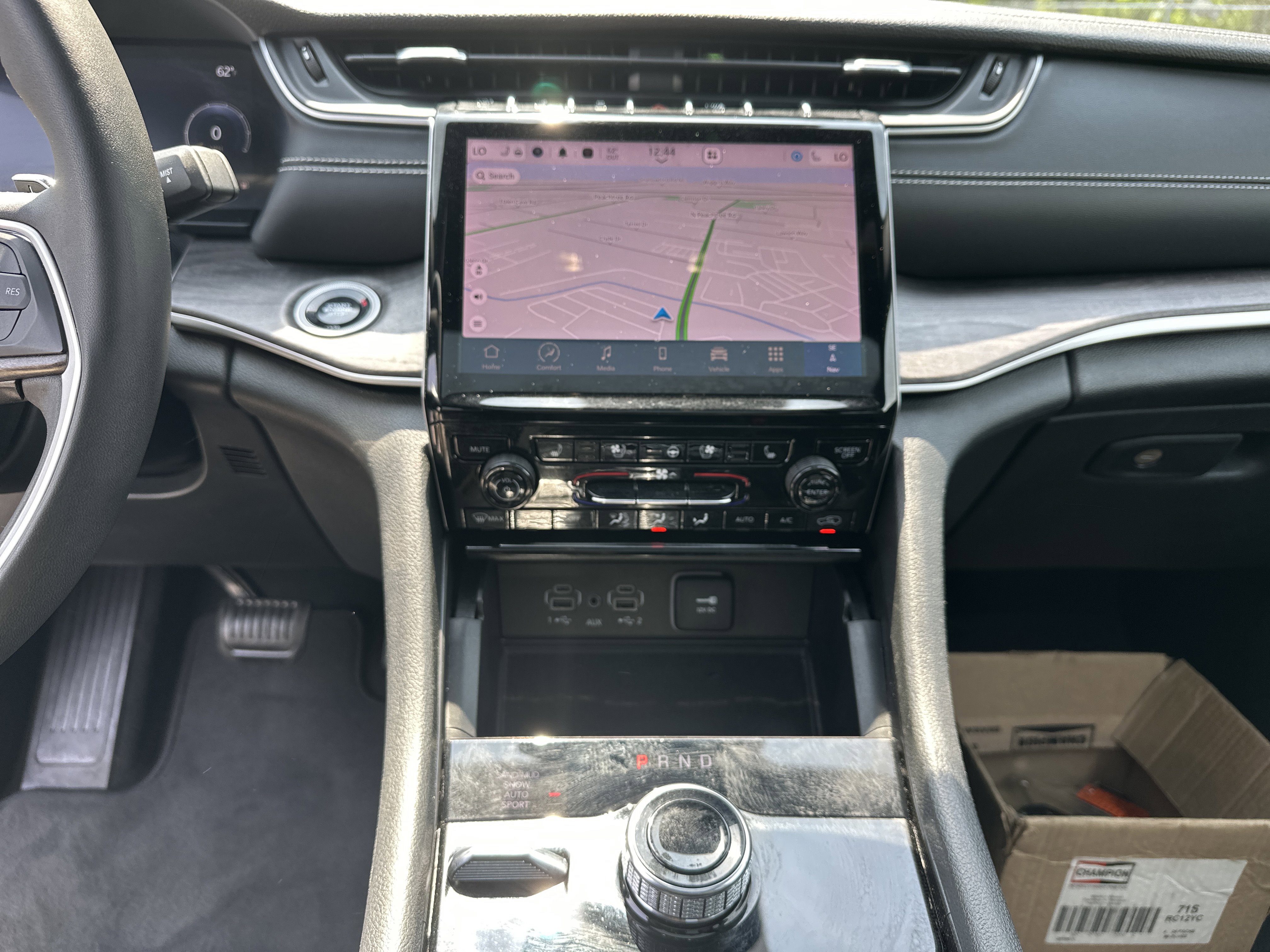 Used 2024 Jeep Grand Cherokee L Limited w/ Luxury Tech Group II image 32