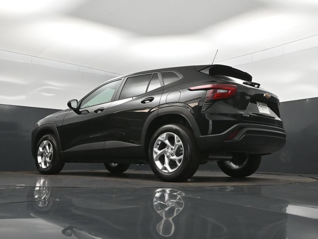 New 2026 Chevrolet Trax LS w/ LS Convenience Package FWD image 40