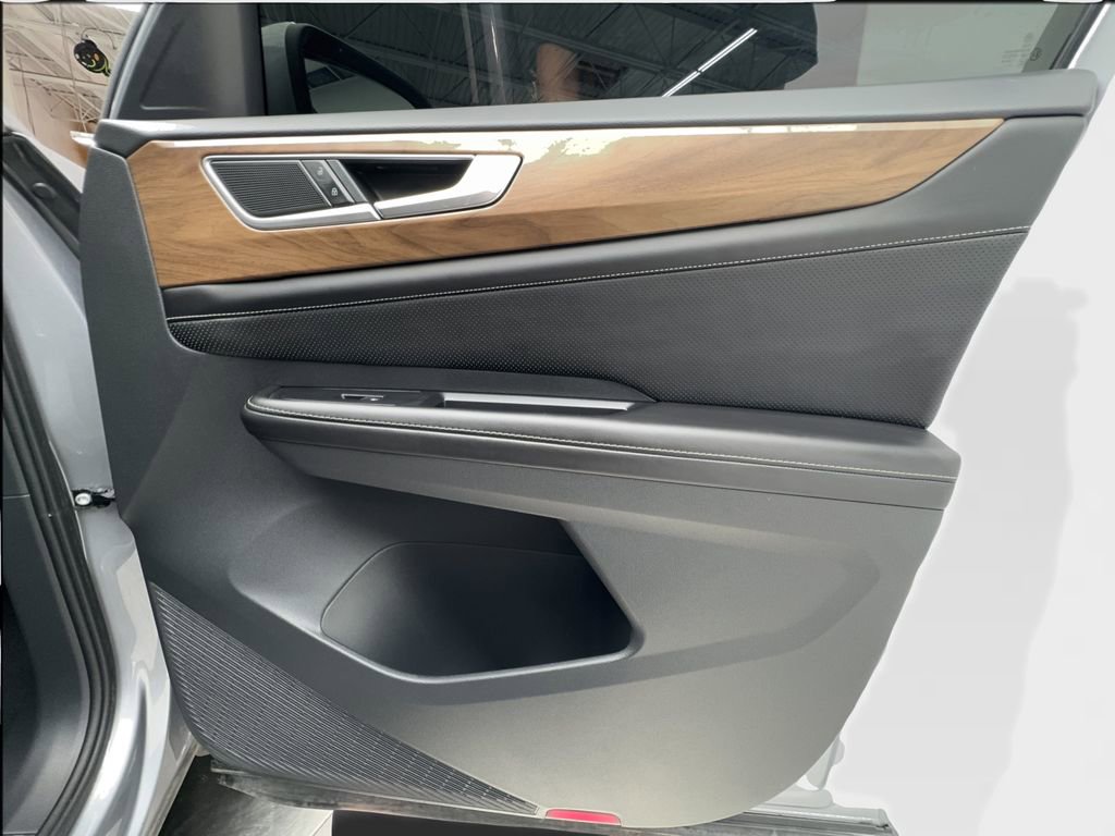 Used 2024 Volkswagen Atlas SE FWD image 33