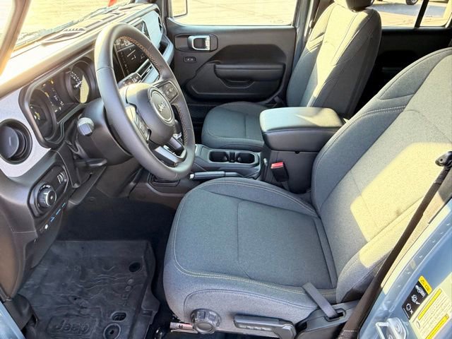 Used 2024 Jeep Wrangler Unlimited AWD/4WD image 14
