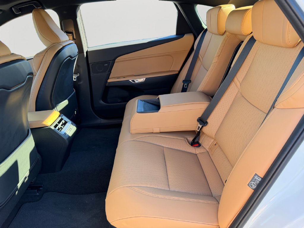 New 2026 Lexus ES 350h AWD w/ Cold Area Package image 10