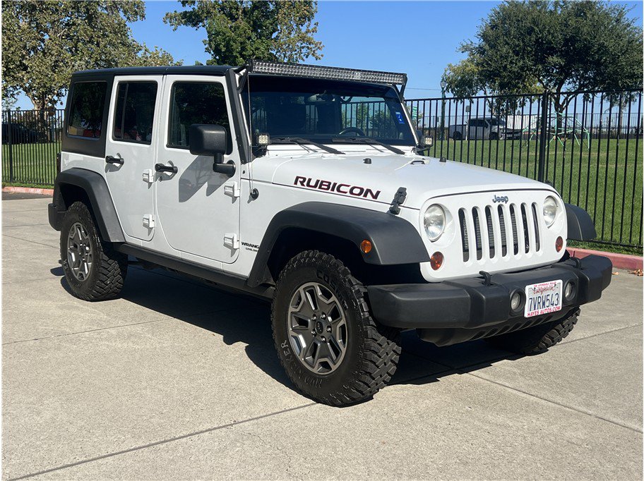 Used 2013 Jeep Wrangler Unlimited Rubicon w/ Connectivity Group AWD/4WD image 3