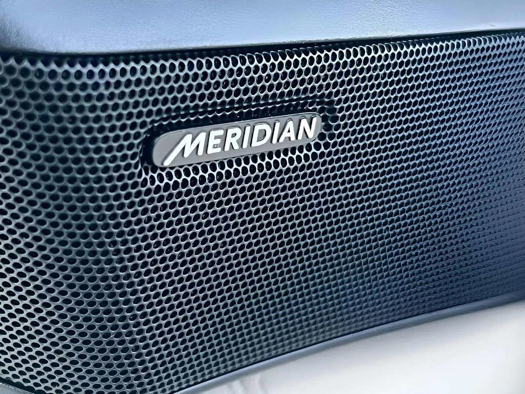 Used 2023 Land Rover Range Rover SE image 23