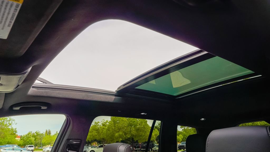 Certified 2025 Cadillac XT6 Premium Luxury w/ Platinum Package image 23