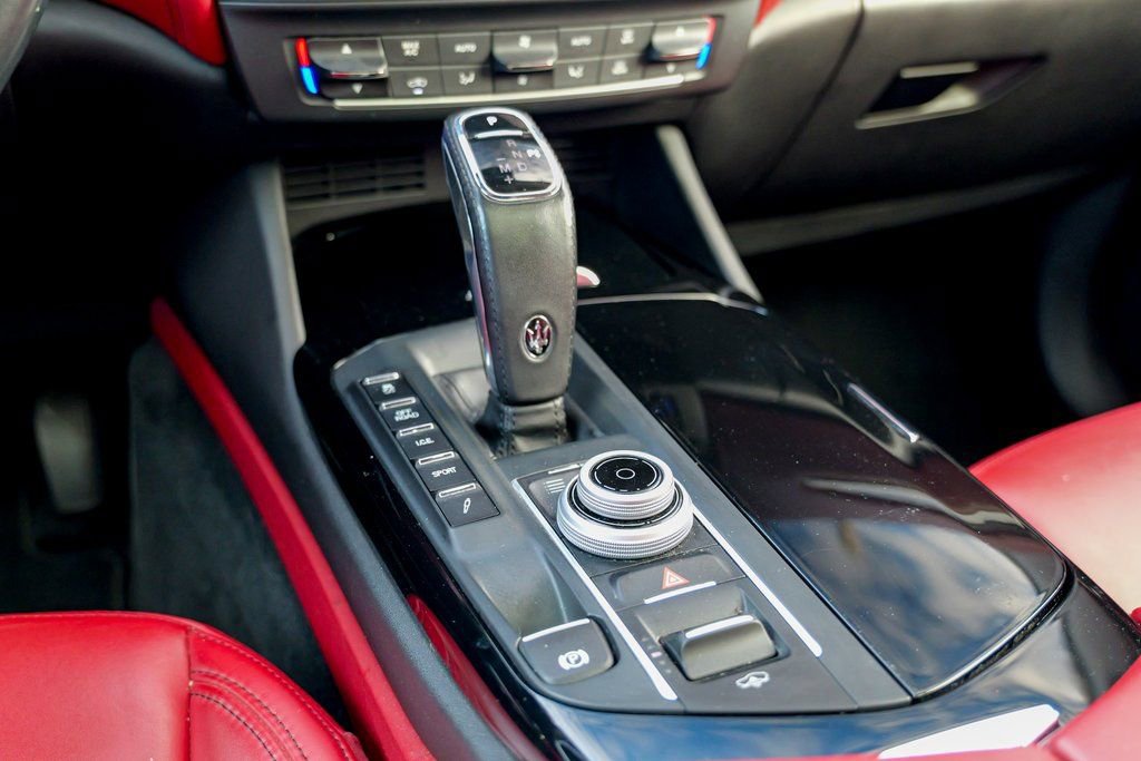 Used 2019 Maserati Levante Base image 46