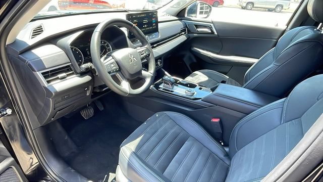 Used 2025 Mitsubishi Outlander SE AWD/4WD image 10