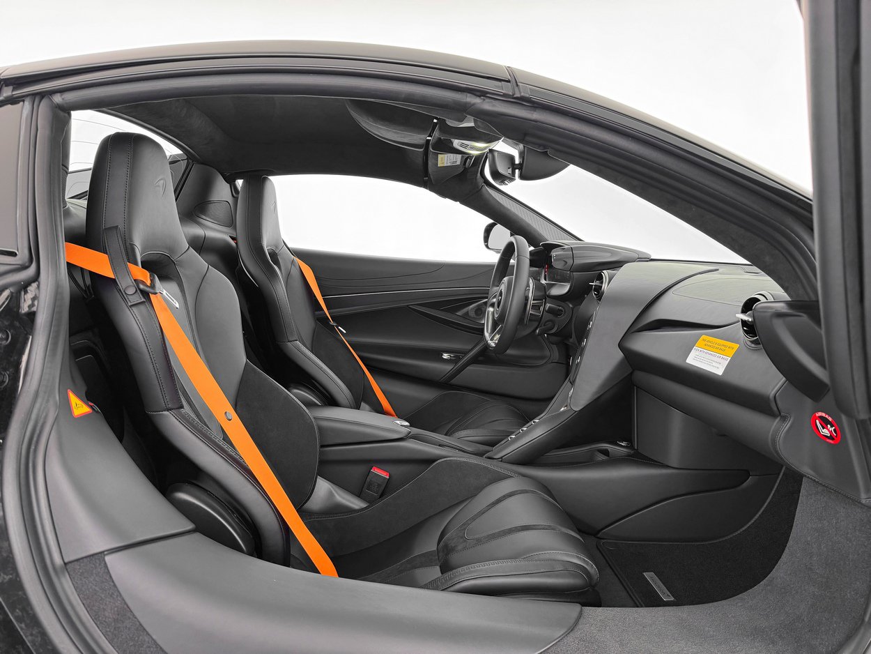 New 2026 McLaren 750S Spider RWD image 25