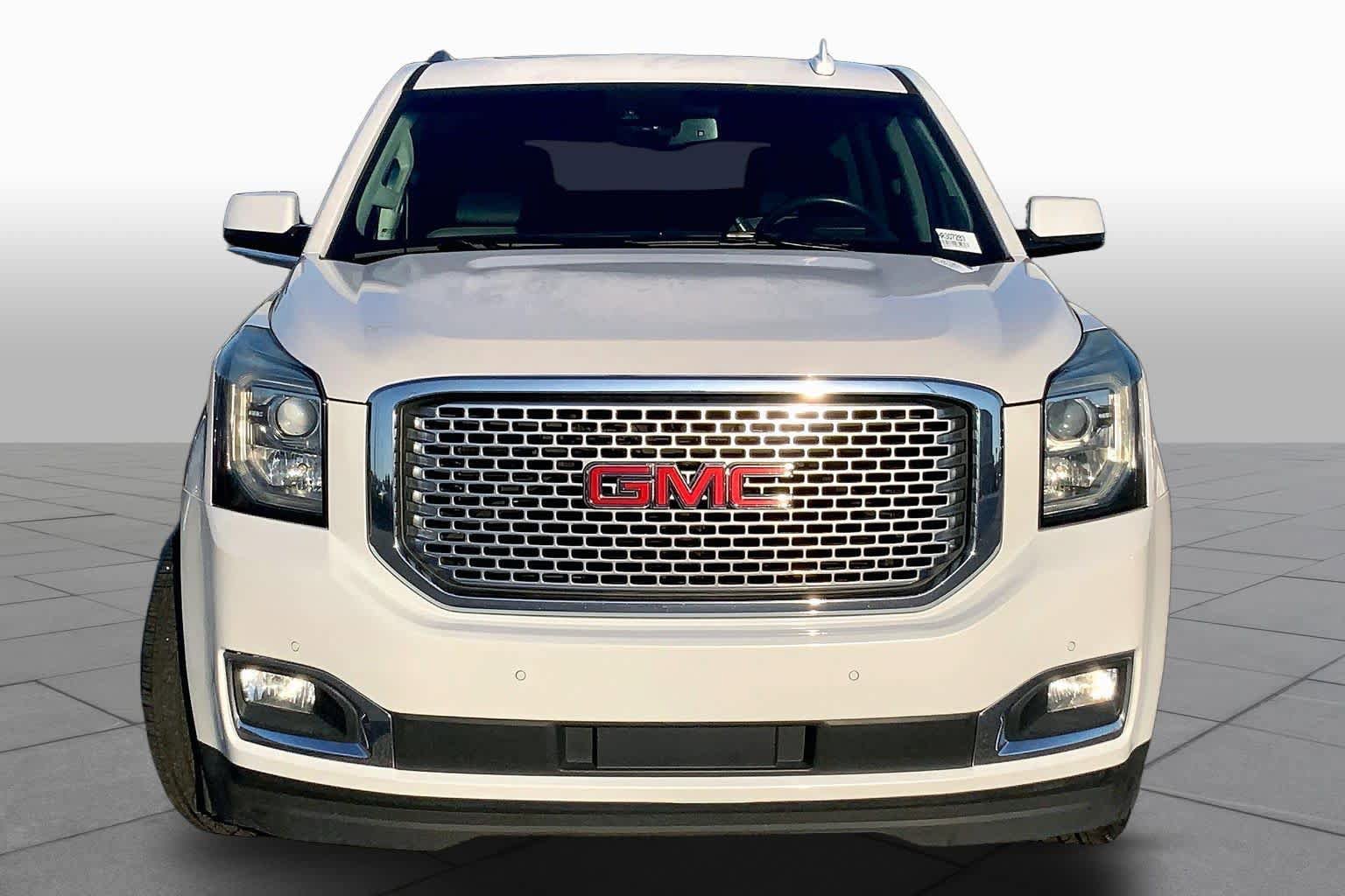 Used 2017 GMC Yukon Denali w/ Open Road Package AWD/4WD image 4