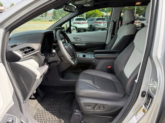 Used 2024 Toyota Sienna XSE FWD image 12