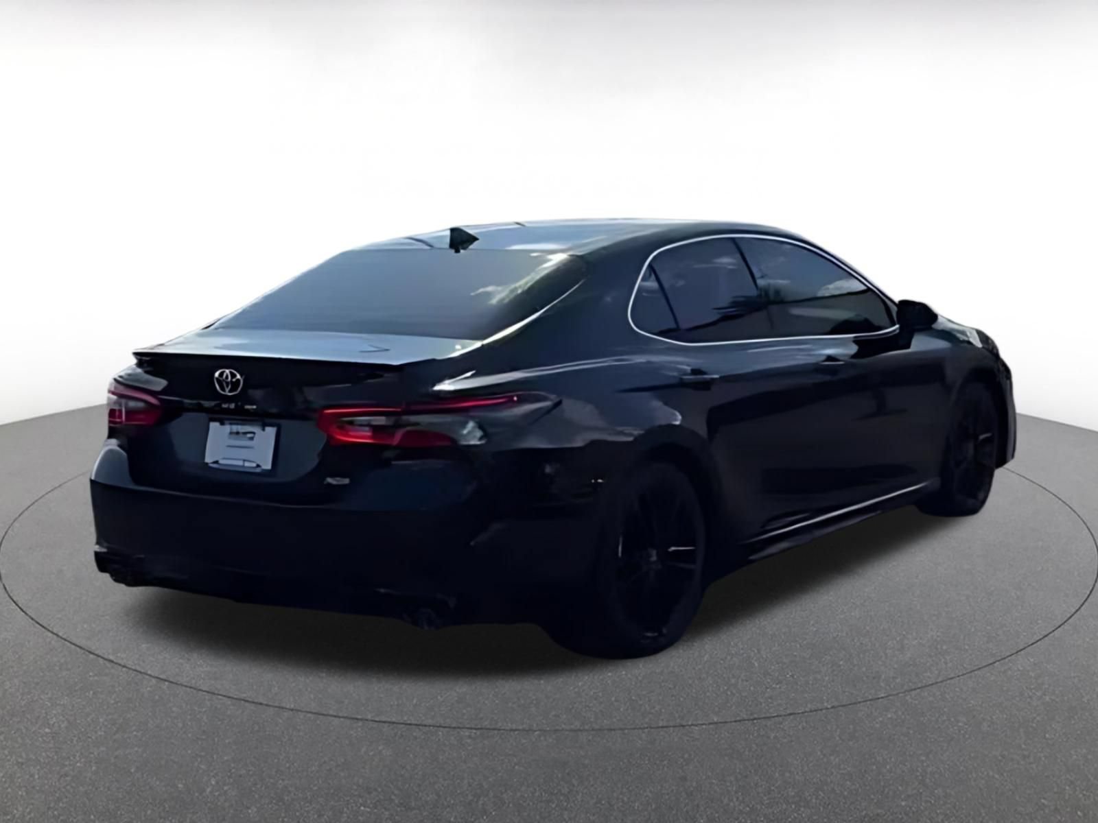 Used 2024 Toyota Camry XSE FWD image 9