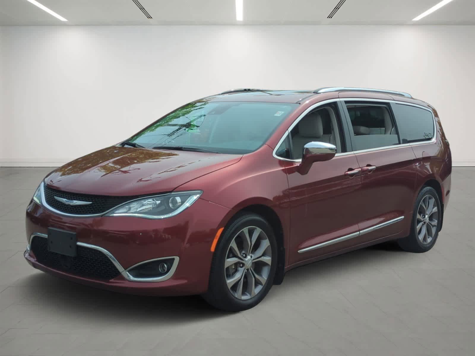 Used 2018 Chrysler Pacifica Limited w/ Tire & Wheel Group