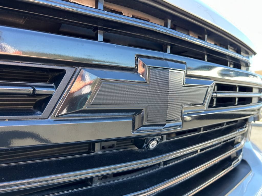 Used 2022 Chevrolet Silverado 1500 High Country w/ Technology Package AWD/4WD image 31