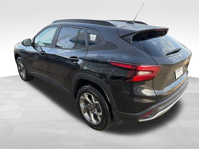 New 2026 Chevrolet Trax LT w/ Driver Confidence Package FWD image 3
