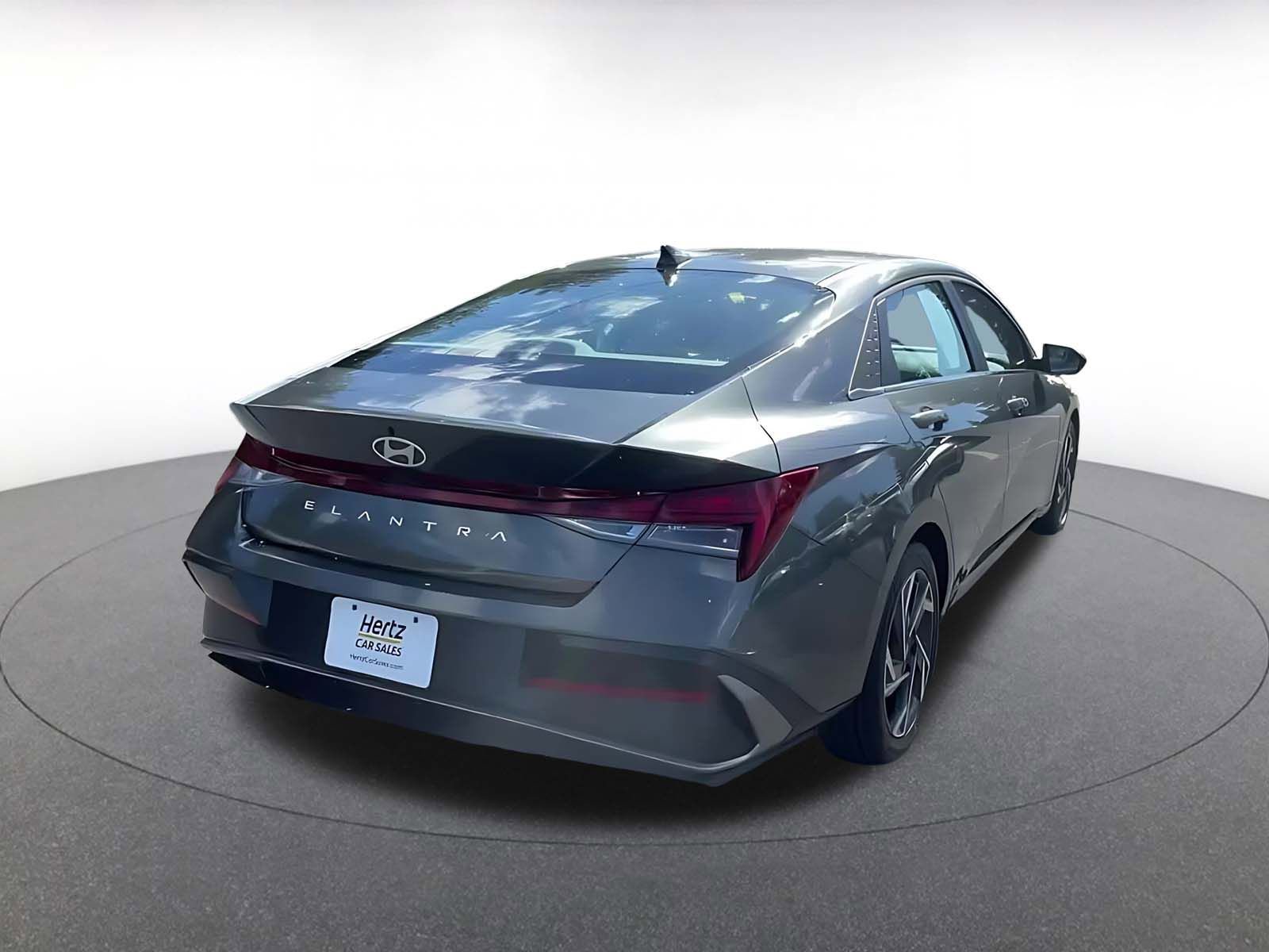Used 2025 Hyundai Elantra SEL FWD image 14
