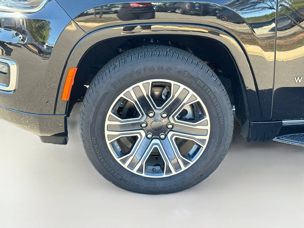 Used 2024 Jeep Wagoneer Series II RWD image 39