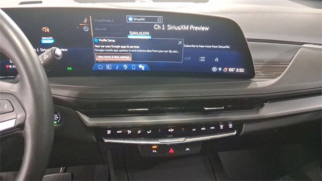 Used 2025 Cadillac XT4 Premium Luxury image 11