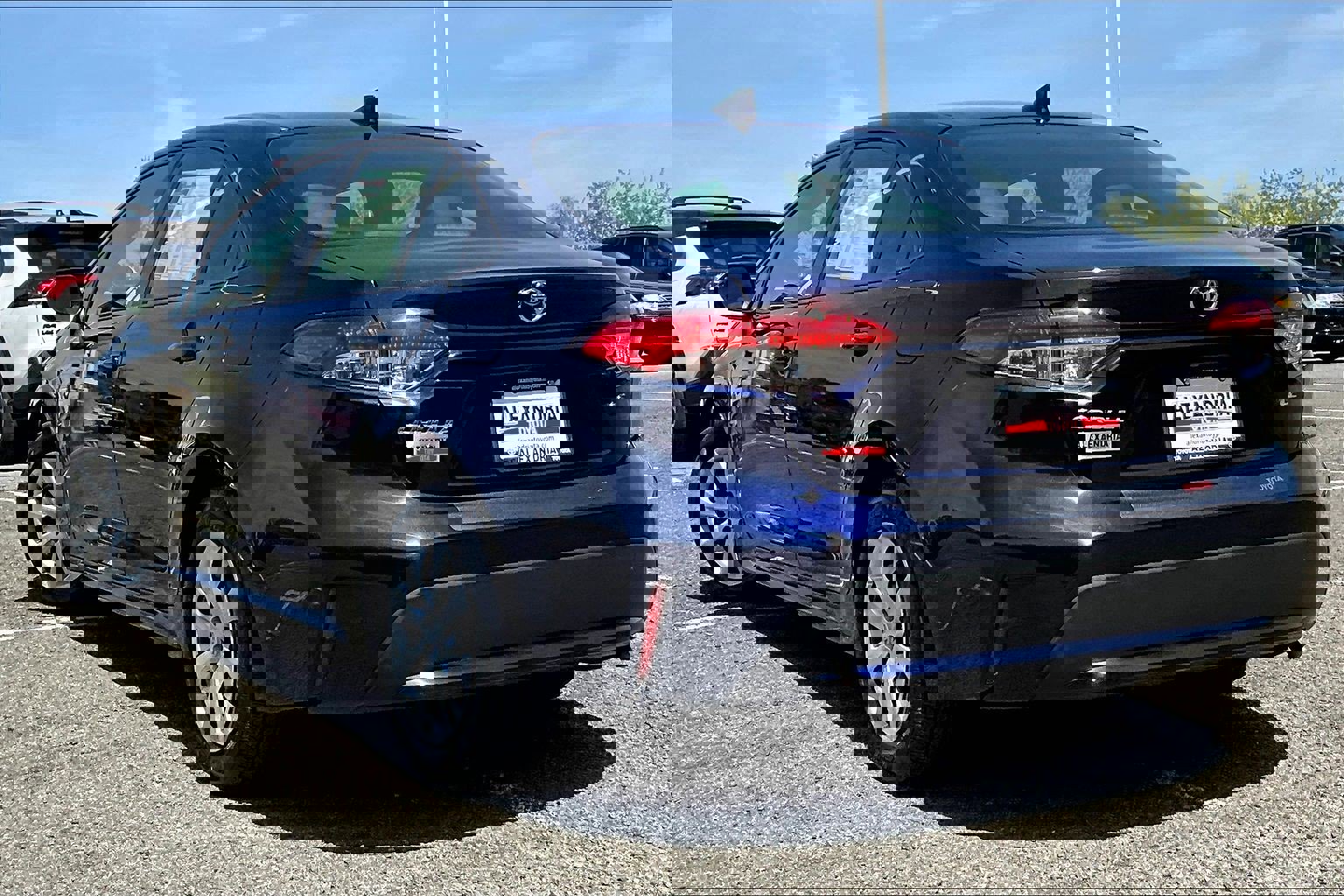 Used 2022 Toyota Corolla LE image 11