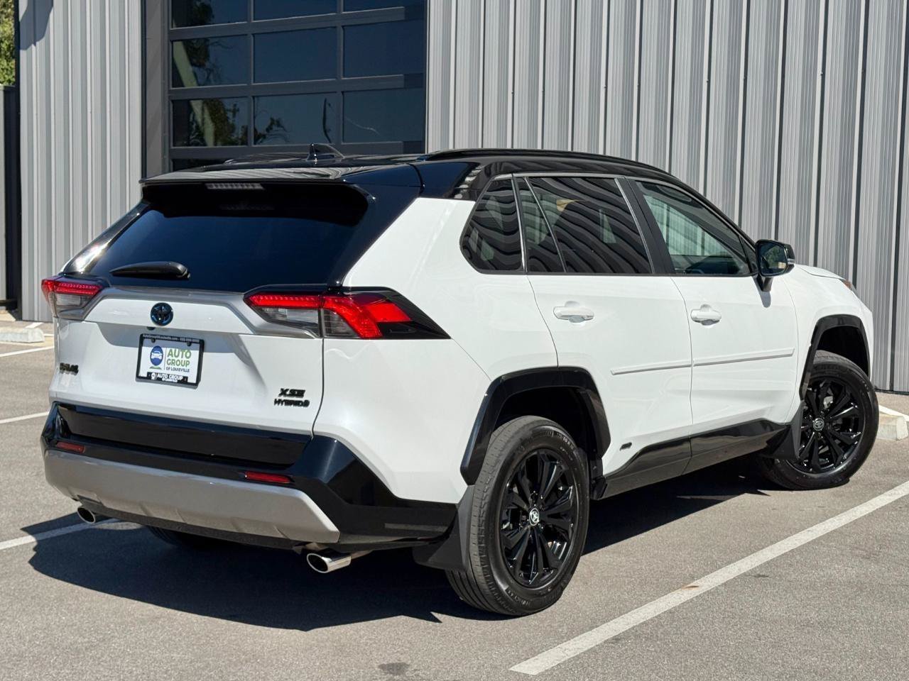 Used 2024 Toyota RAV4 XSE w/ Weather Package AWD/4WD image 5