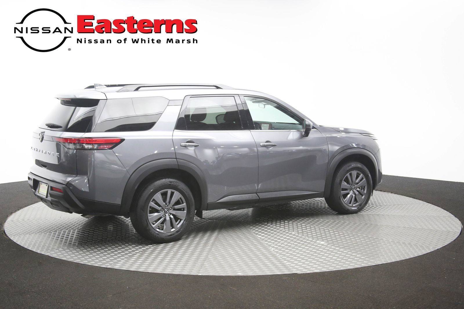 Used 2025 Nissan Pathfinder SV FWD image 43