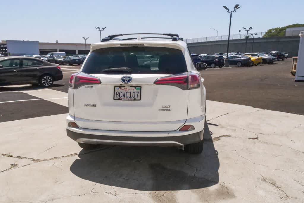 Used 2018 Toyota RAV4 XLE AWD/4WD image 8