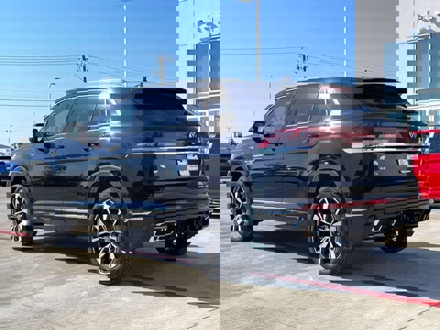 New 2026 Volkswagen Atlas Cross Sport SEL Premium R-Line image 4