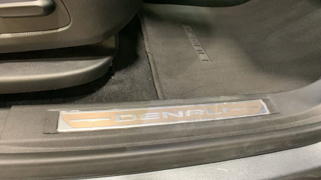 Used 2021 GMC Acadia Denali w/ Denali Technology Package image 14