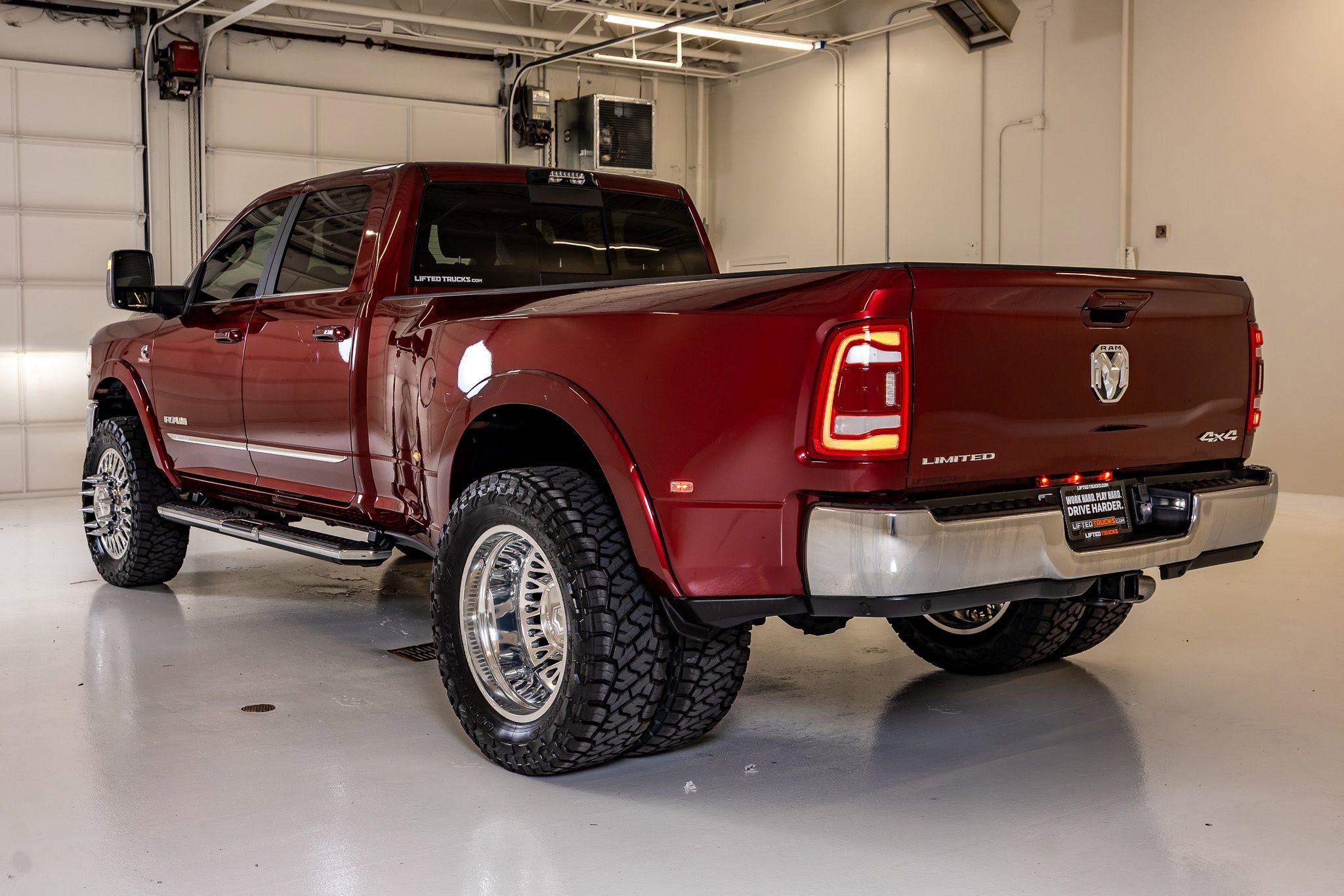 Used 2024 RAM 3500 Limited AWD/4WD image 7