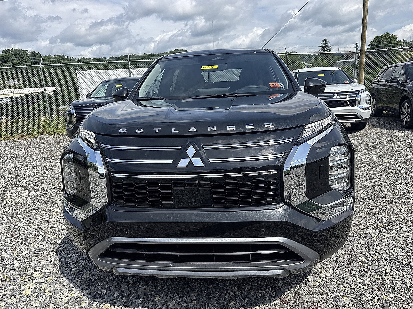 New 2025 Mitsubishi Outlander SE image 11