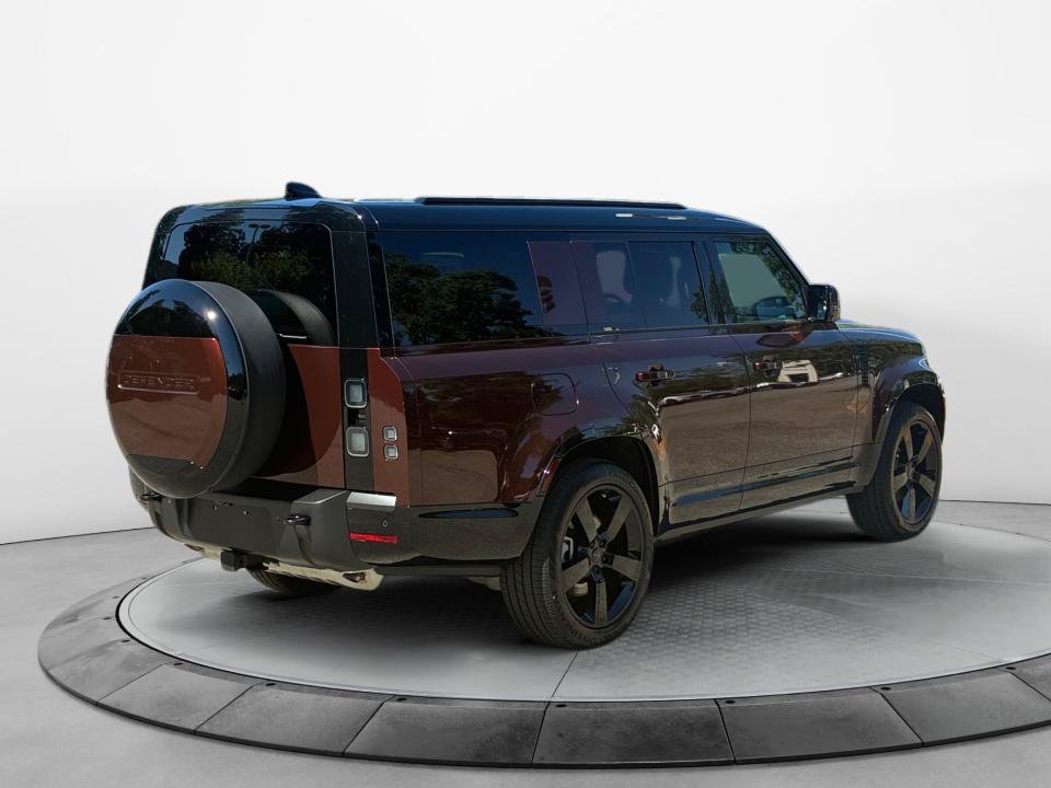 New 2026 Land Rover Defender 130 X-Dynamic SE AWD/4WD image 7