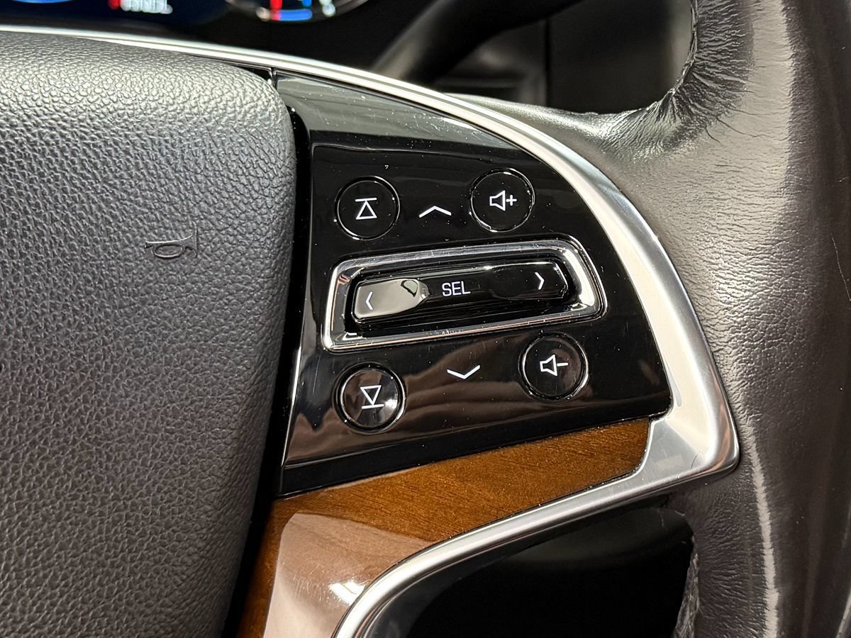 Used 2020 Cadillac Escalade ESV 4WD w/ LPO, Radiant Package image 19