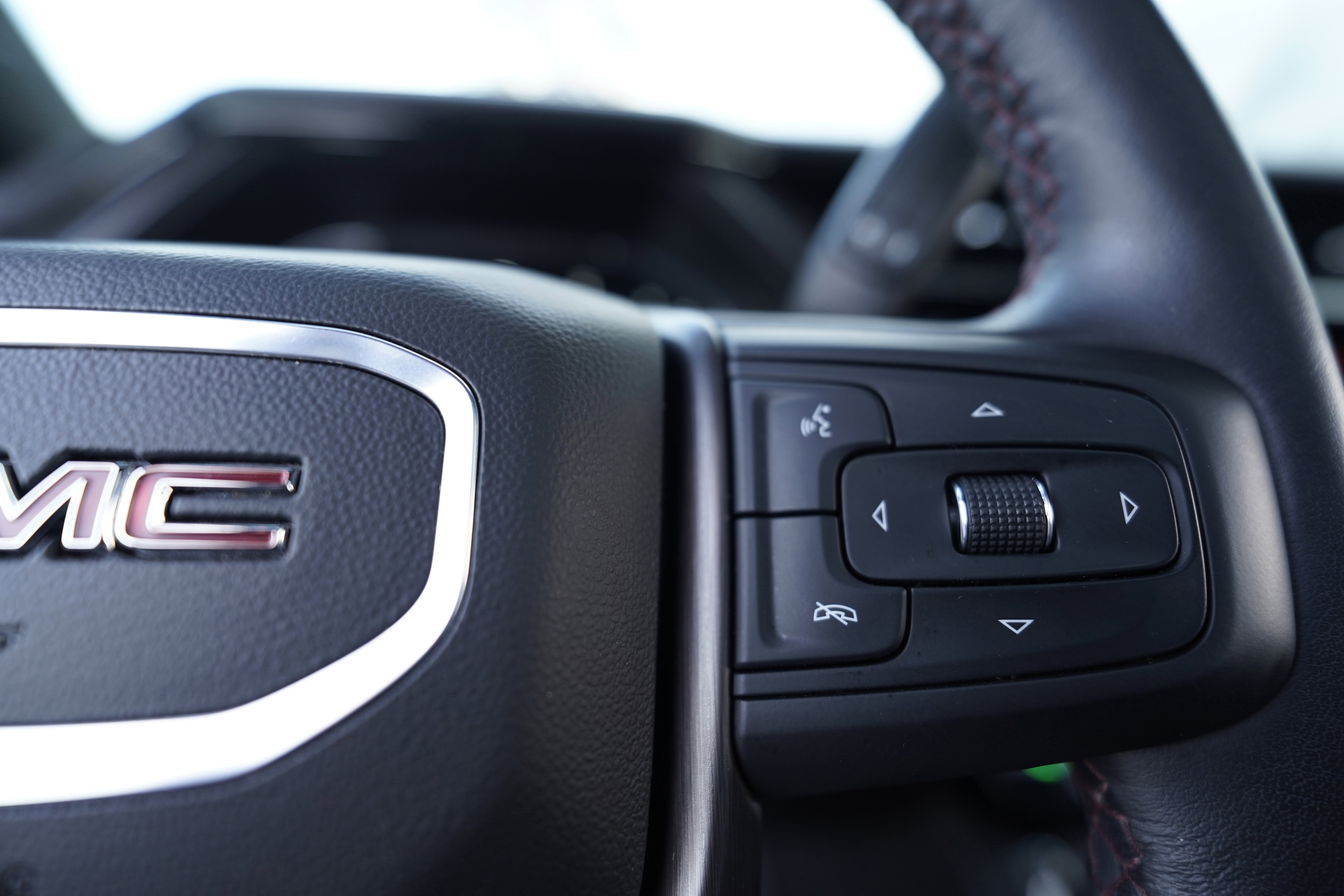 Used 2025 GMC Sierra 2500 AT4X image 30