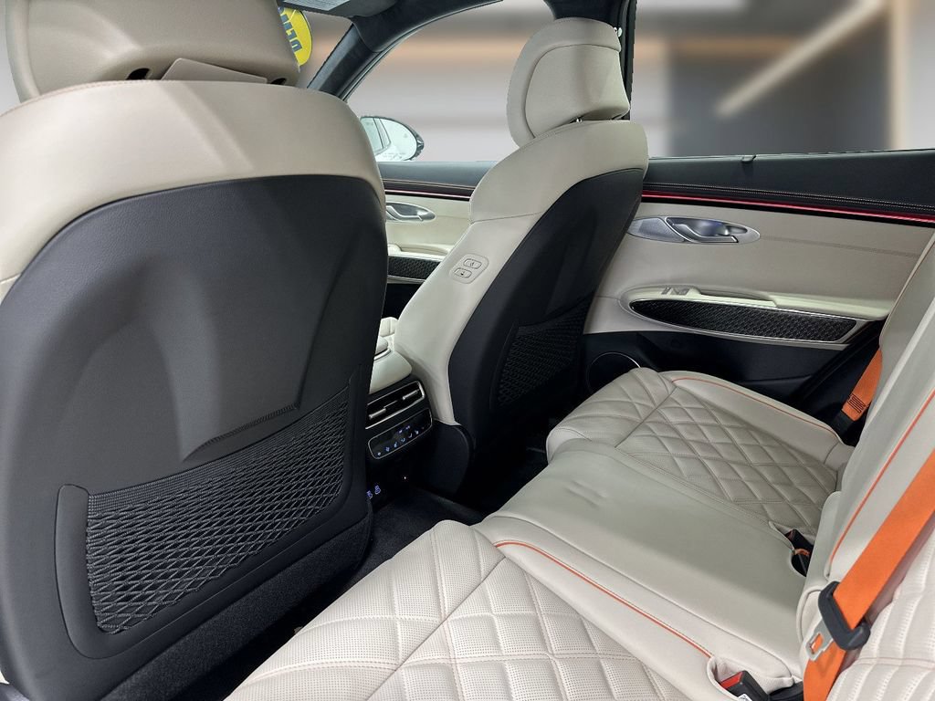 Certified 2026 Genesis GV70 3.5T Sport Prestige AWD/4WD image 10