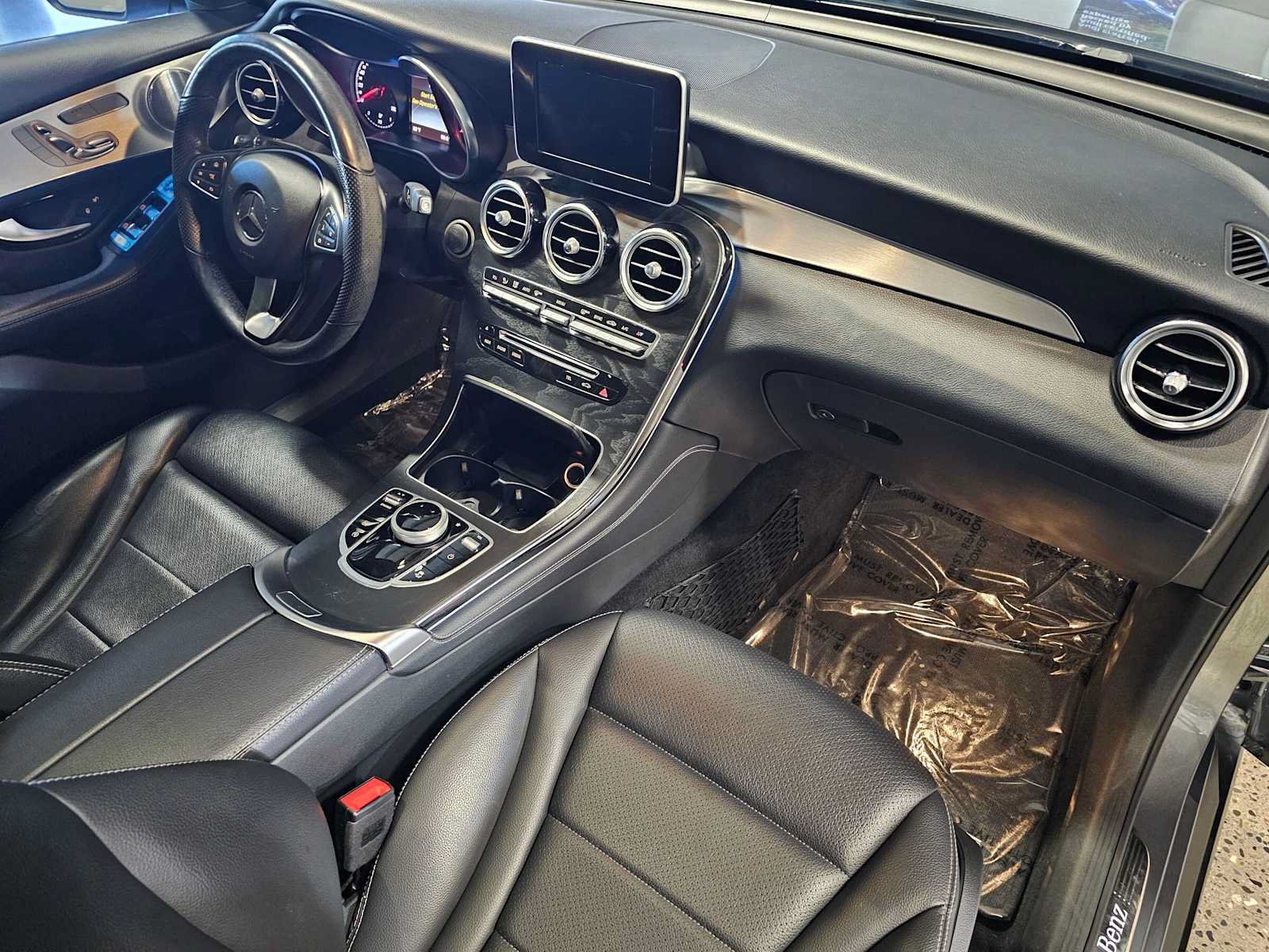 Used 2019 Mercedes-Benz GLC 300 4MATIC image 11