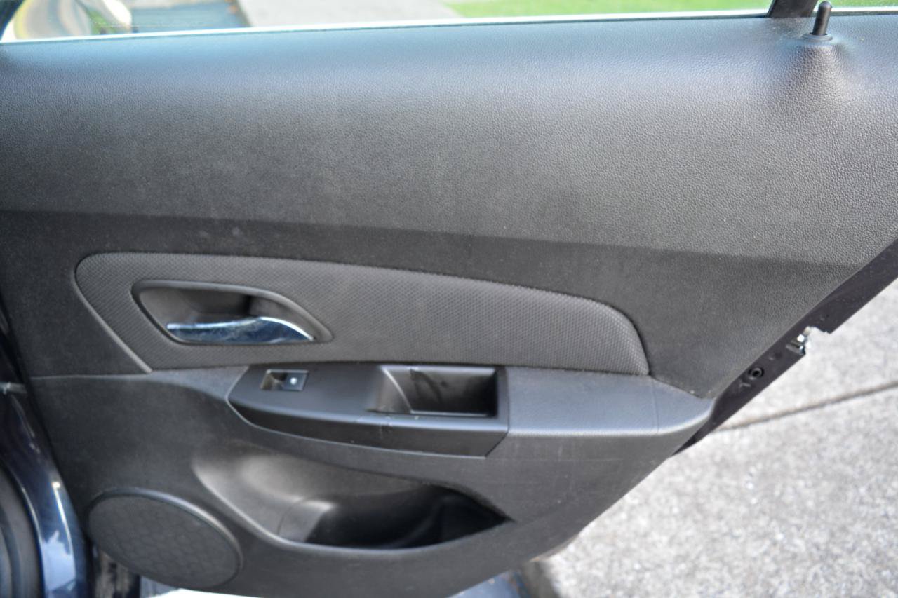 Used 2014 Chevrolet Cruze LT FWD image 14
