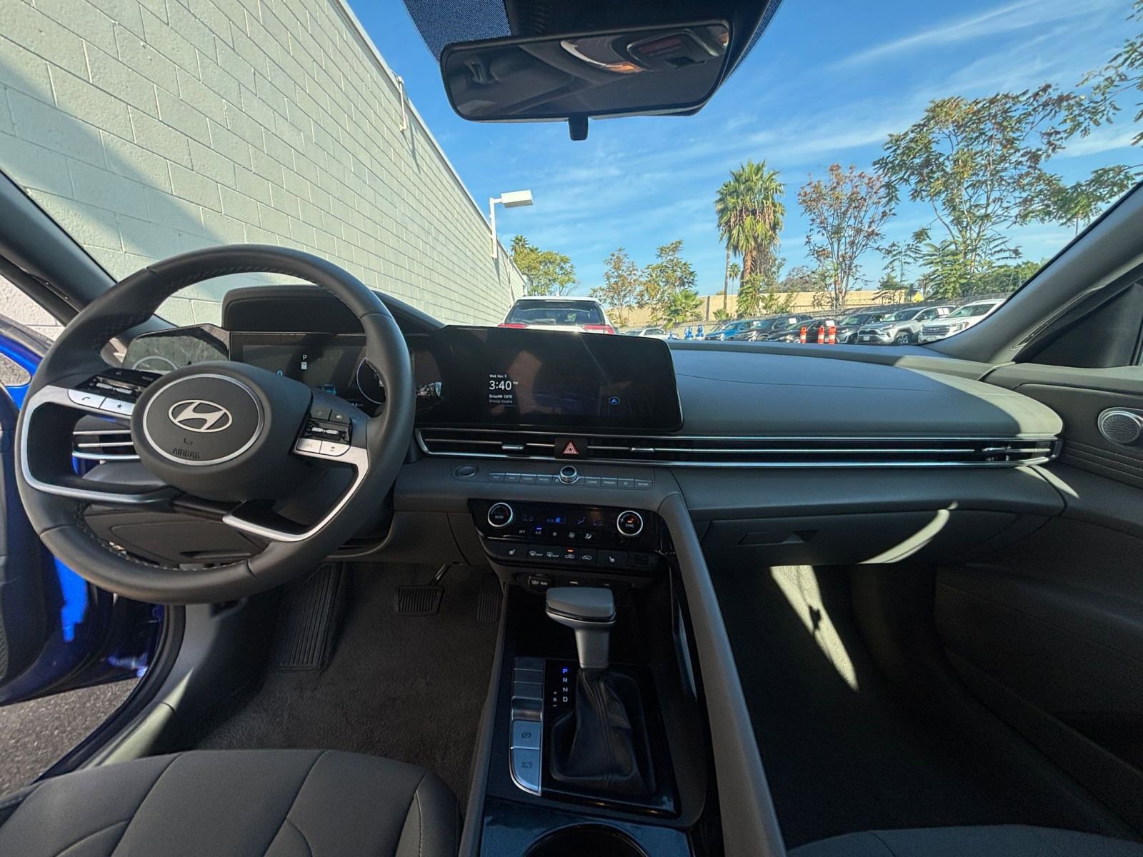 Used 2025 Hyundai Elantra SEL image 33