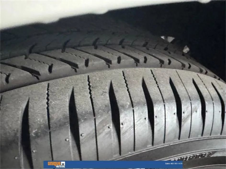 Used 2019 Chevrolet Equinox Premier image 28