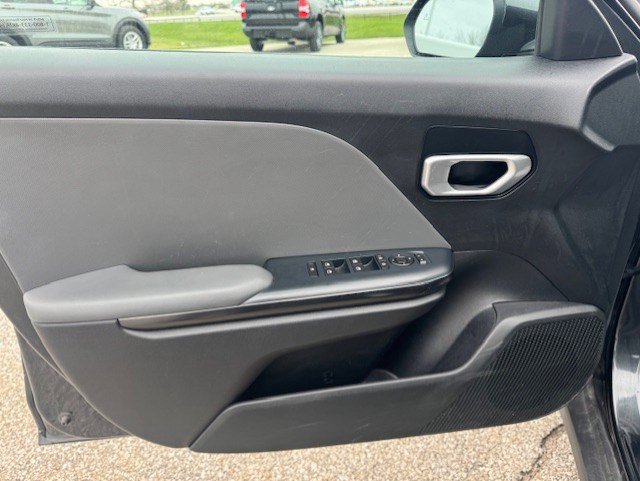 Used 2025 Kia K4 LXS image 11