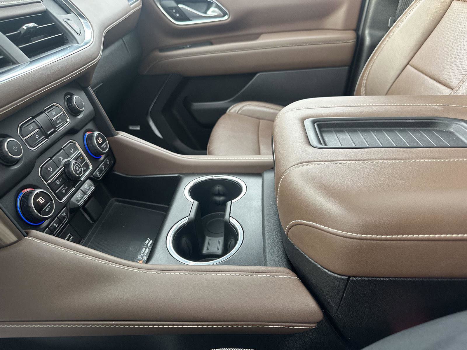 Used 2022 Chevrolet Suburban High Country image 25