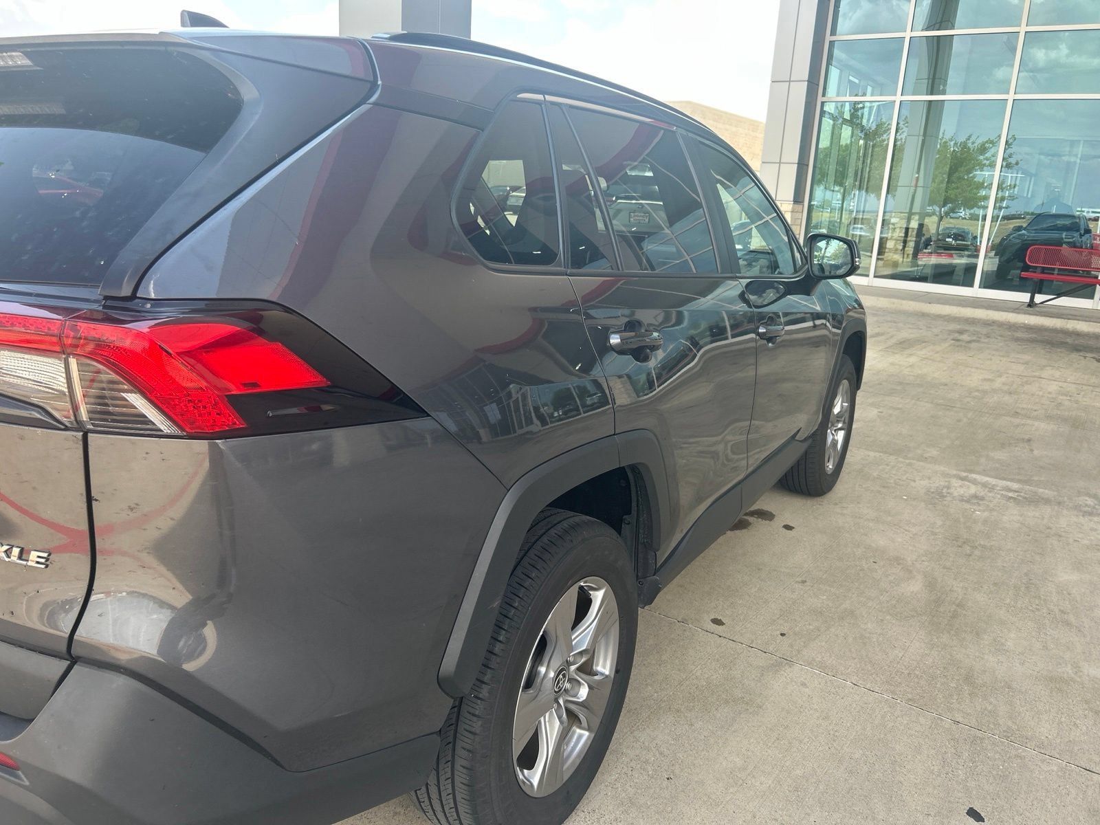 Used 2025 Toyota RAV4 XLE FWD image 10