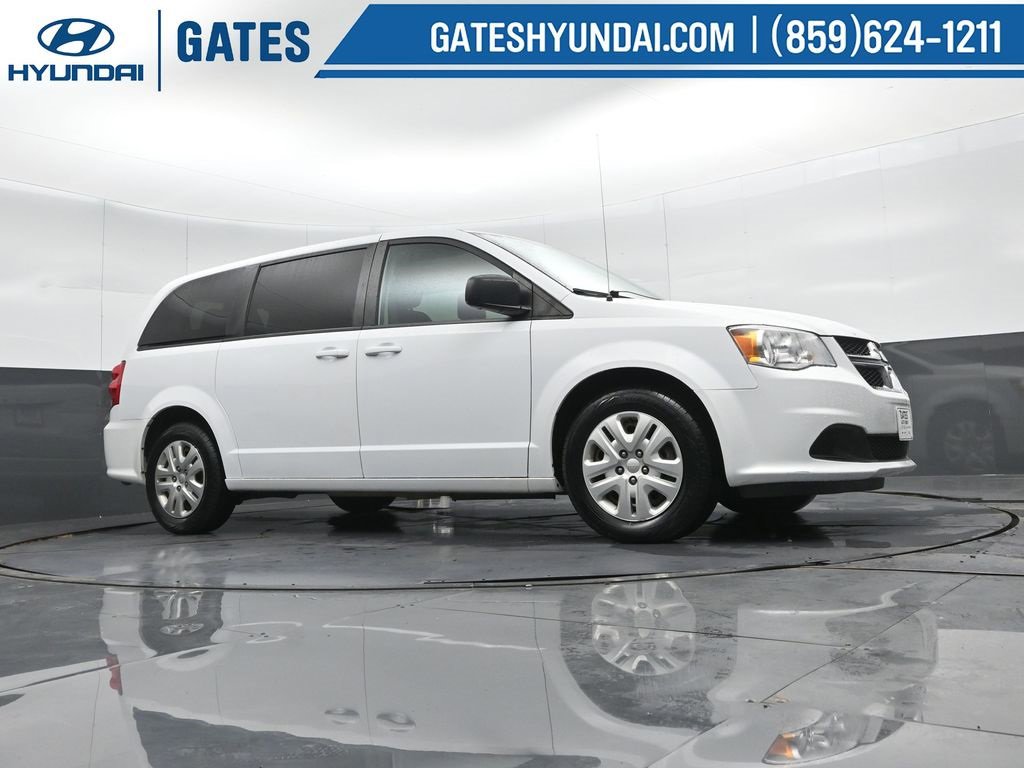 Used 2018 Dodge Grand Caravan SE w/ UConnect Hands-Free Group image 12