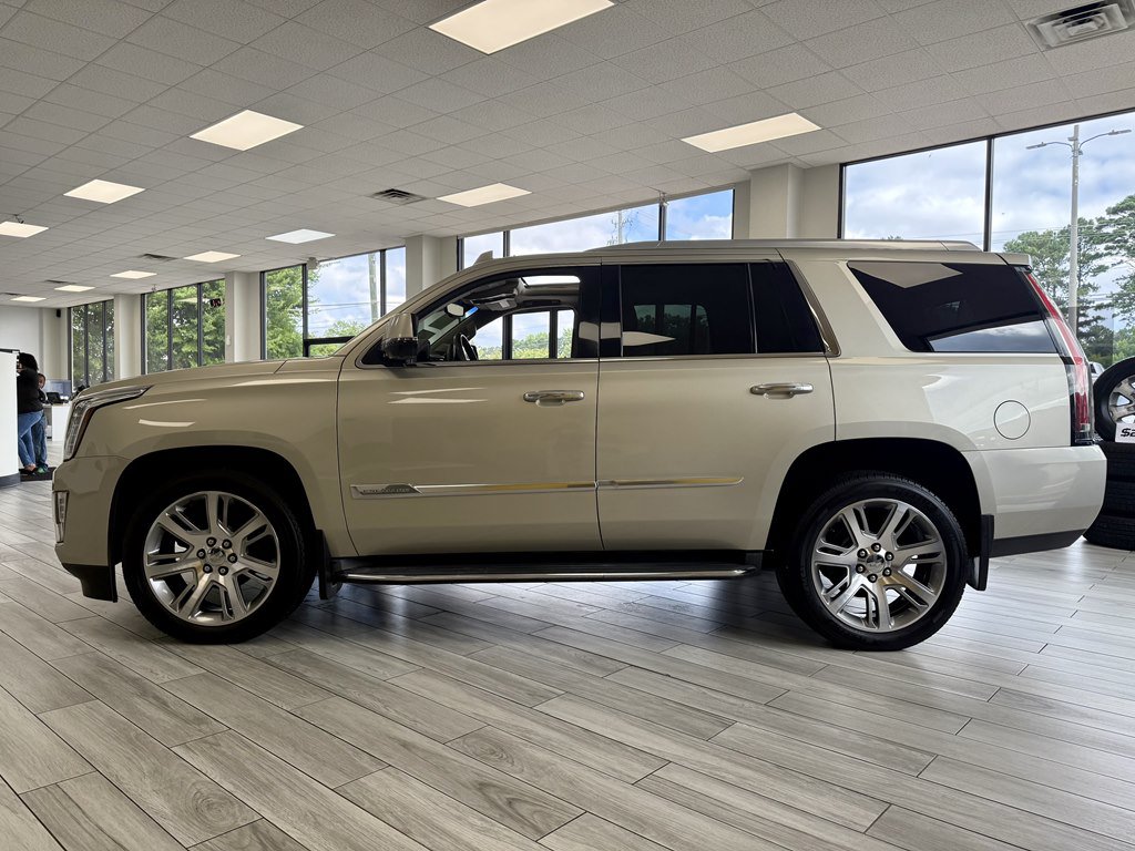 Used 2016 Cadillac Escalade Premium AWD/4WD image 4