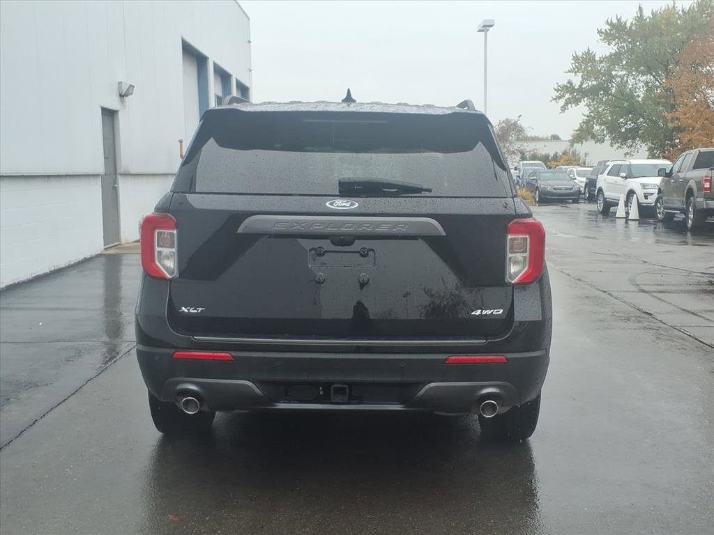 Certified 2023 Ford Explorer XLT w/ Equipment Group 202A image 5