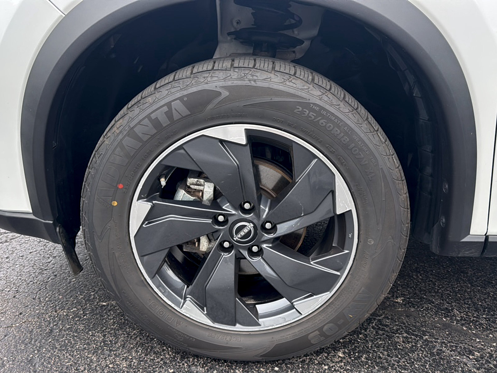 Used 2024 Nissan Rogue SV FWD image 5