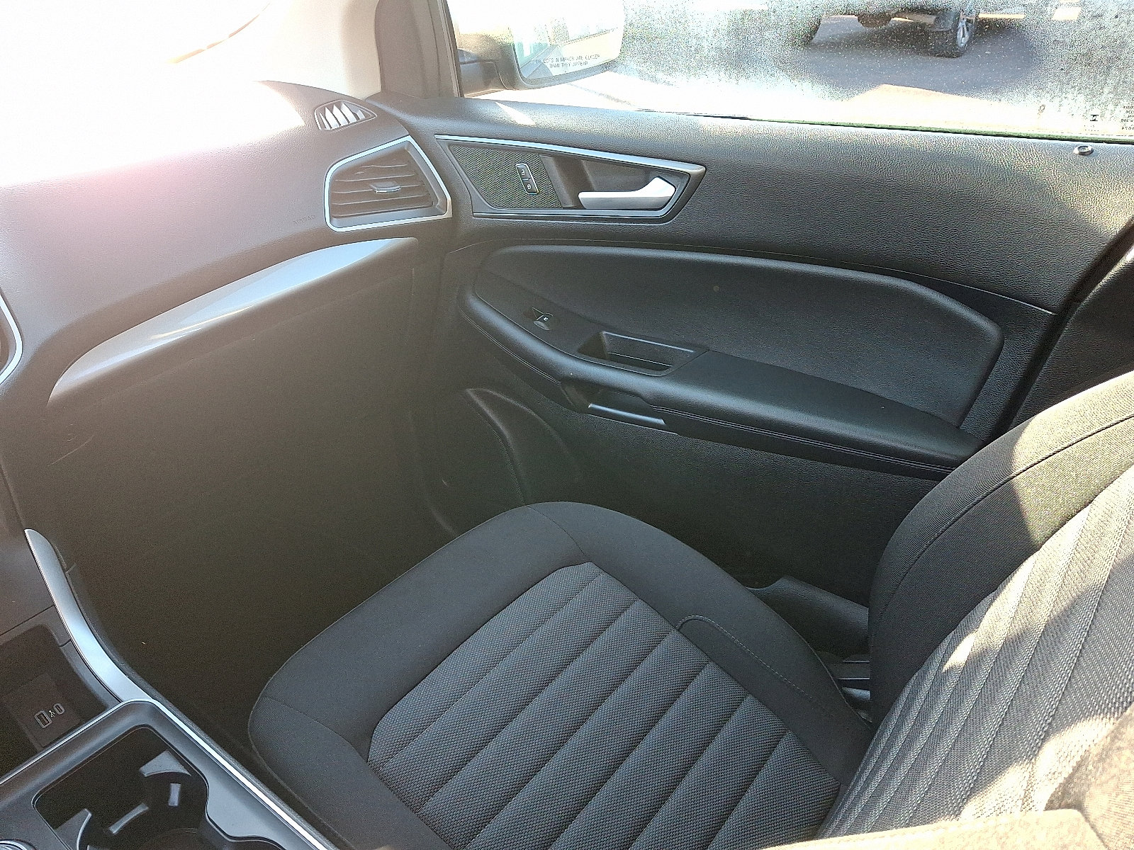 Certified 2024 Ford Edge SE image 16