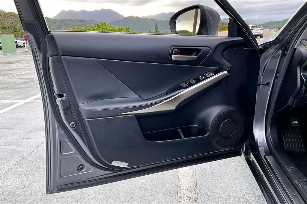 Used 2019 Lexus IS 300 image 18